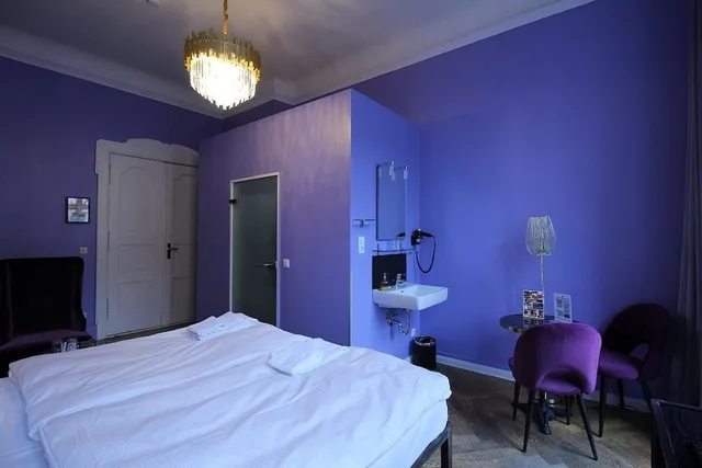 غرفة قياسية بسرير كوين، Arthotel Connection 1/5