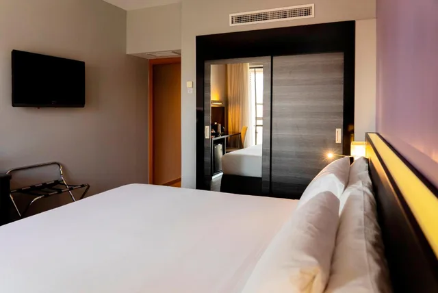 غرفة سوبيريور بسريرين منفصلين بشرفة، Tryp Cordoba Ex Tryp Los Gallos 4/10