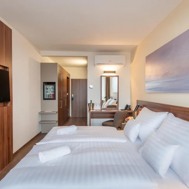 غرفة قياسية بسرير مزدوج أو سريرين منفصلين، Hunguest Hotel Panorama 2/7