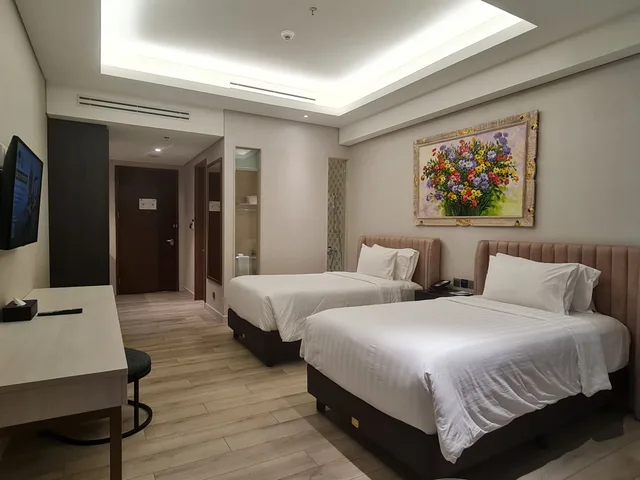 غرفة سوبيريور بسريرين منفصلين، Trembesi Hotel BSD 1/3