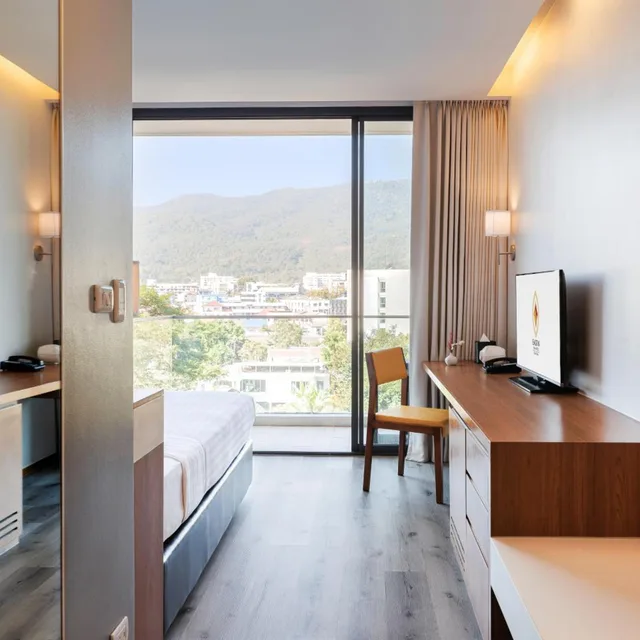 غرفة بسرير مزدوج بإطلالة على الجبل، Eastin Tan Hotel Chiang Mai 8/10