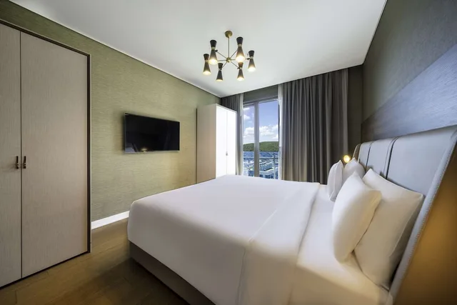 4 Bedrooms, Premium, Family, King Bed, Radisson Residences Vadistanbul 1/10