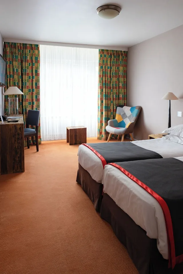 City, Twin Beds، New Hotel Charlemagne 5/10