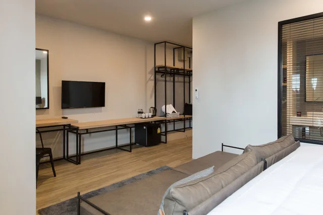 غرفة ديلوكس بسرير كينج، The Journey Hotel Bangna 1/4