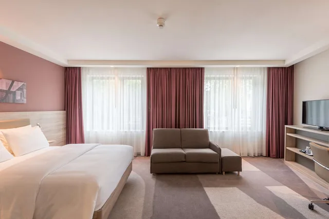 غرفة بسرير كوين مع أريكة، Hampton By Hilton Frankfurt City Centre East 1/10