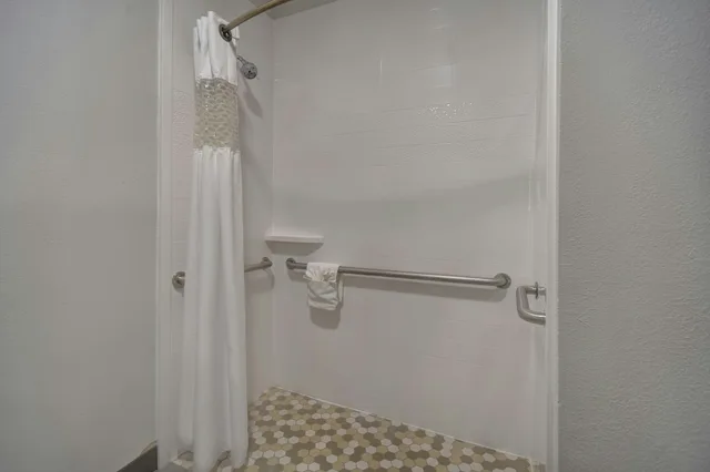 غرفة بسرير كينج لذوي الإعاقة، Hampton Inn Potomac Mills Woodbridge 4/4