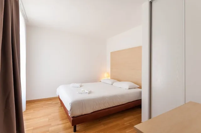 شقة بسرير كوين بشرفة بغرفة نوم واحدة مع أريكة، Residhotel Vieux Port 2/3