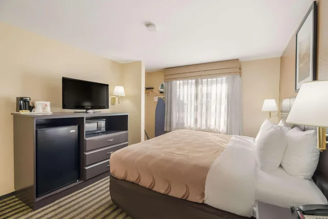 غرفة بسرير كينج، Quality Inn Clovis 2/5