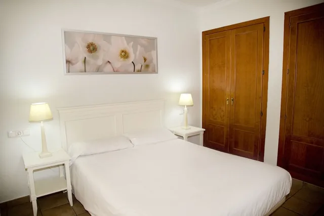 2 Bedrooms, Condo, Garden Area، Vista Real Apartments 1/2