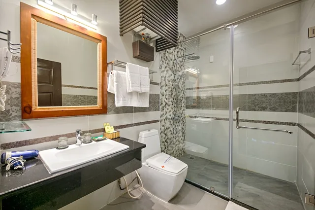 Luxury, King Bed, River View, Sun River 3/3