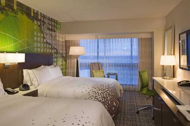 غرفة كلوب بسريرين كوين، Renaissance Nashville Hotel 7/7