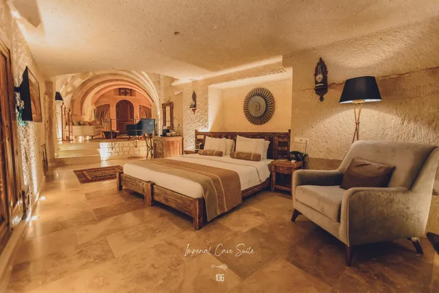 Cave, Imperial, Suite, Hot Tub، Nino Cave Suites 2/6