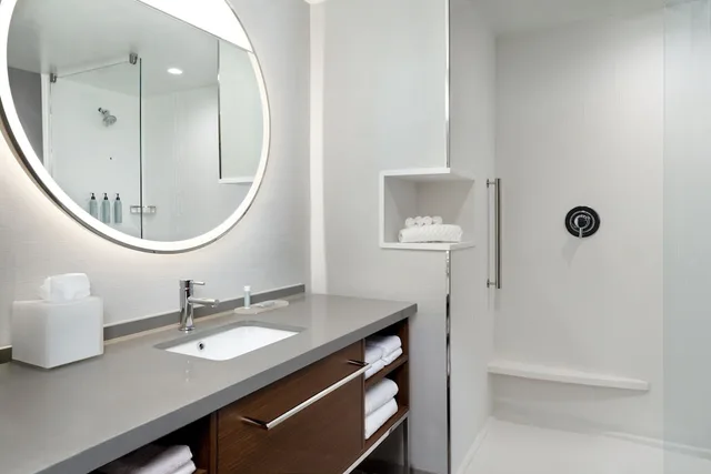 غرفة بسريرين كوين لذوي الإعاقة، Courtyard by Marriott Richmond Scott's Addition 2/2