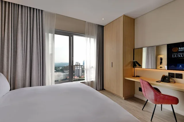 استوديو بسرير كينج، Sandton Hotel 2/5
