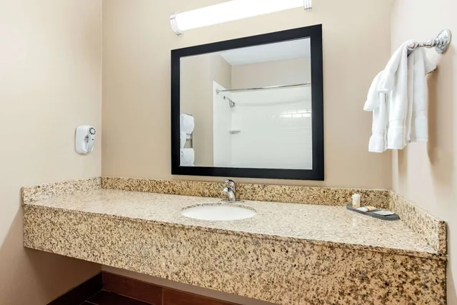 غرفة بسريرين كوين، Spark by Hilton Plainfield Indianapolis Airport 5/5