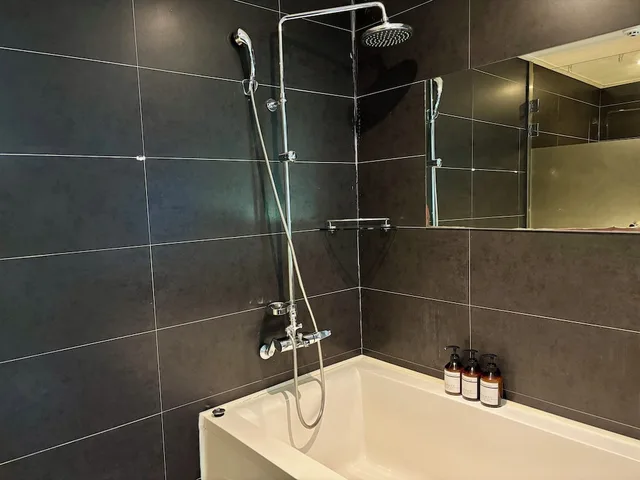 City, 1 Double and 1 Single Bed، Hotel Hertz 1/1