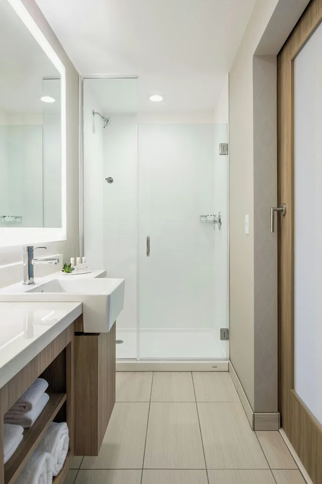 Suite, Multiple Beds, Lake View، Springhill Suites By Marriott Madison 2/5