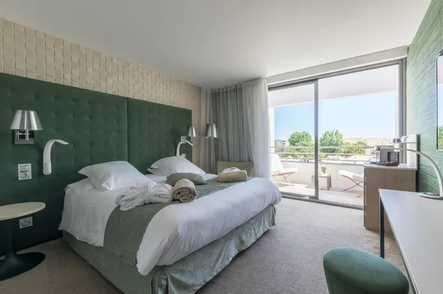 Premium, Double Bed, Oz Apos Inn Hotel 3/3