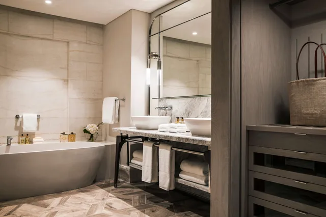 Junior Suite, King Bed, Beach Front, Balcony، One&Only Le Saint Geran 4/6