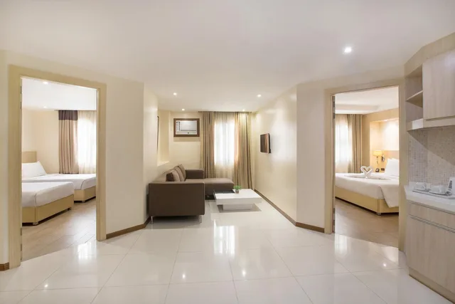 2 Bedrooms, Royal, Suite, Tower Two، Golden Prince Hotel And Suites 7/8