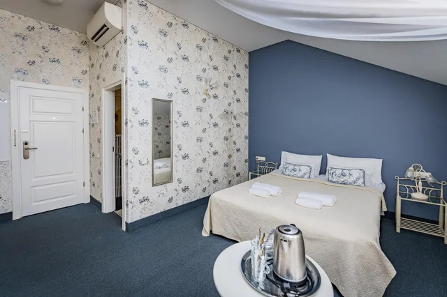 غرفة قياسية بسرير كينج، Moon Garden Art Hotel 2/2