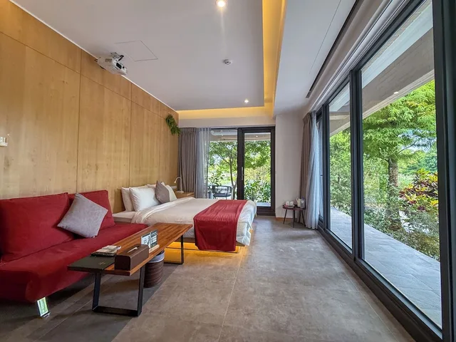 غرفة كومفورت بسرير كينج بإطلالة على الحديقة، Villa Loherb 8/10