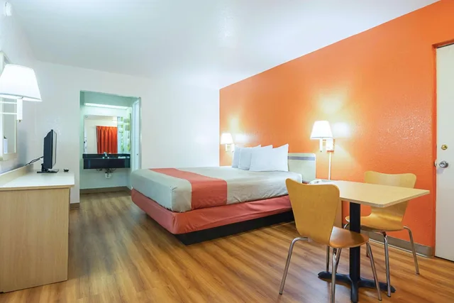 2 Full Beds - Smoking، Motel6 Gainesville, GA 2/5
