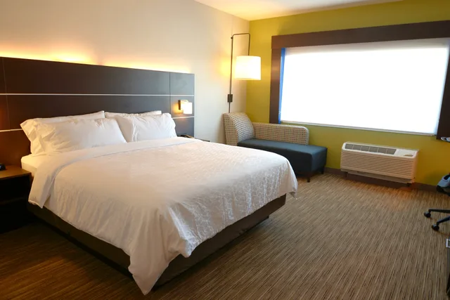غرفة قياسية بسرير كينج، Holiday Inn Express and Suites Onalaska - La Crosse Area 1/6