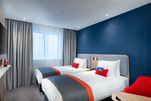 غرفة قياسية بسريرين منفصلين، HOLIDAY INN EXPRESS LONDON HEATHROW T4 2/6
