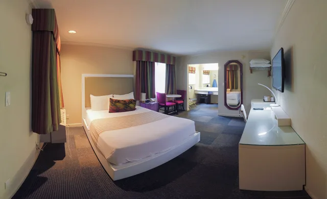 غرفة بسرير كوين، Inn At Golden Gate 2/3