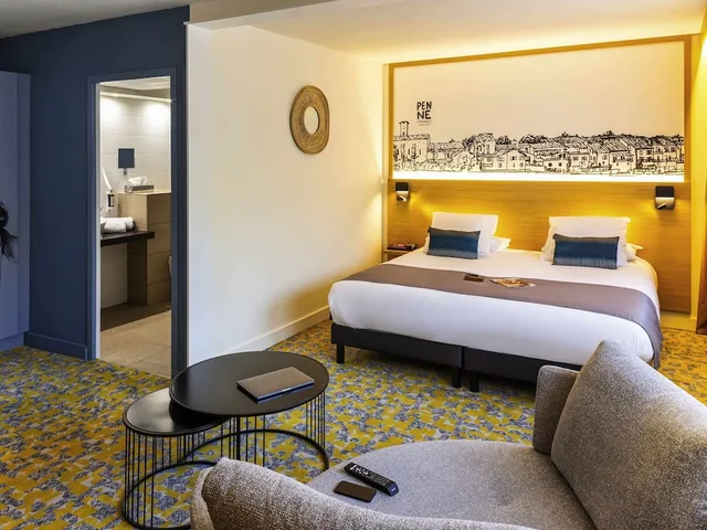 غرفة بريفيليج بسرير مزدوج بإطلالة على المسبح، Mercure Agen Centre 2/4