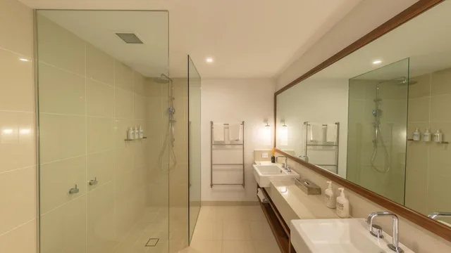2 Bedrooms, Junior Suite, Urban View، The Sands Torquay 10/10