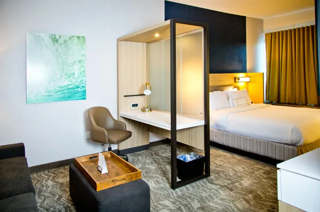 جناح بسرير كينج مع أريكة، SpringHill Suites by Marriott West Sacramento 2/8