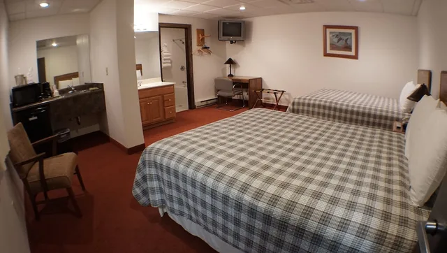 غرفة قياسية بسريرين كوين، RiverBank Lodge 2/4