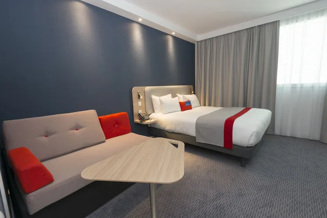 غرفة قياسية بسرير مزدوج مع أريكة، Holiday Inn Express Paris Velizy 5/10
