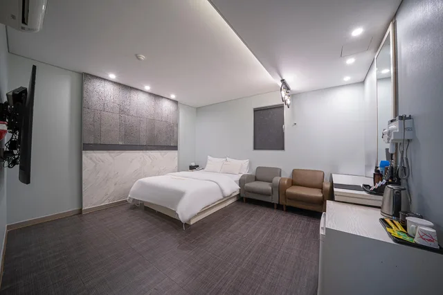 Deluxe, Wave, Bathtub، Richi Hotel 1/2