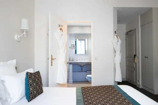 غرفة سوبيريور بسرير كينج، Bradford Elysees Astotel 4/8