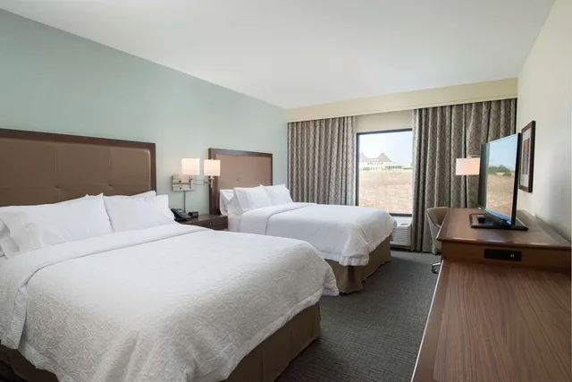 غرفة بسريرين كوين بإطلالة لذوي الإعاقة، Hampton Inn & Suites Braselton 1/3