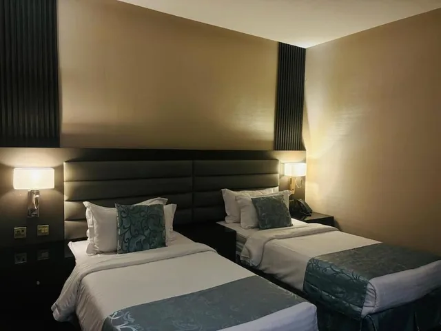 غرفة ديلوكس بسريرين منفصلين بإطلالة على المدينة بغرفة نوم واحدة، فندق سماء إن(Sama Inn Hotel Apartments) 3/4