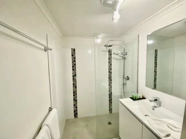 1 Bedroom, Premium, Apartment, Twin Beds, Sea View, CAIRNS BEACH RESORT 5/7