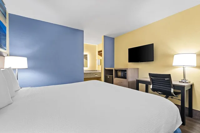 غرفة بسرير كينج، Days Inn by Wyndham Cleveland TN 7/10