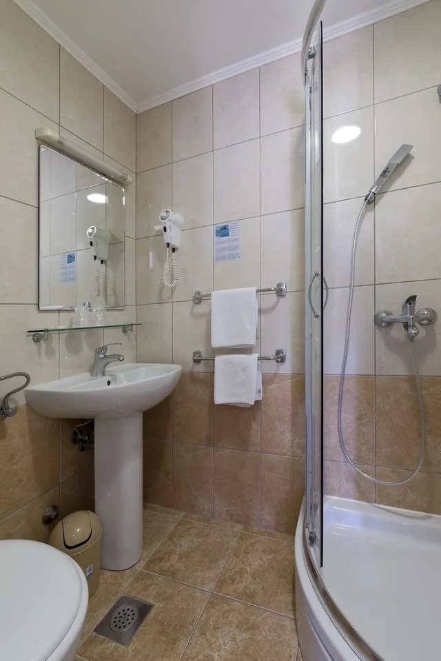 غرفة بسرير مزدوج أو سريرين منفصلين بشرفة، Perla Hotel Dubrovnik 9/9