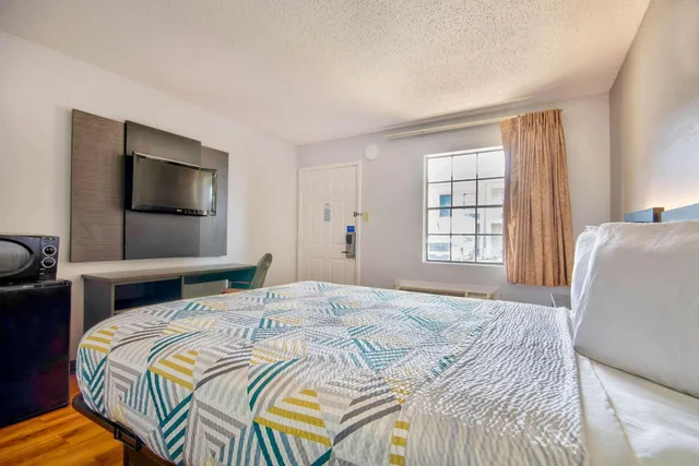 غرفة بسرير مزدوج، Motel6 Bossier City, LA 4/10