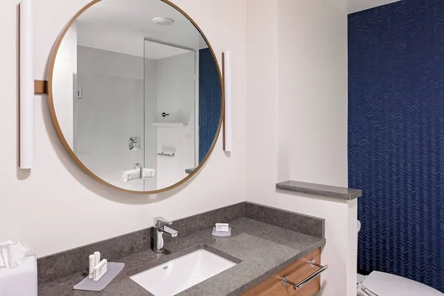 جناح بسريرين كوين مع أريكة لذوي الإعاقة، Fairfield Inn Suites Queensbury Glens Falls Lake George Area 2/2