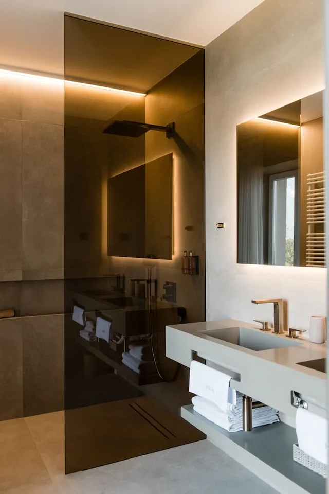 غرفة بسرير كينج بإطلالة على المدينة بشرفة، Boutique Hotel HOH 2/2