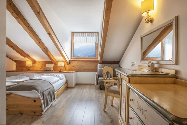غرفة قياسية بسرير مزدوج وسرير فردي، WELLNESS & FAMILY HOTEL VERONZA 2/3