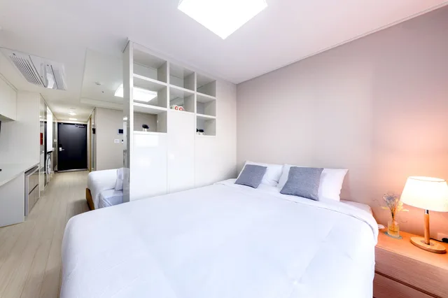 غرفة جونيور بسريرين مزدوجين بإطلالة على المدينة، Shin Shin Hotel Seogwipo 2/4
