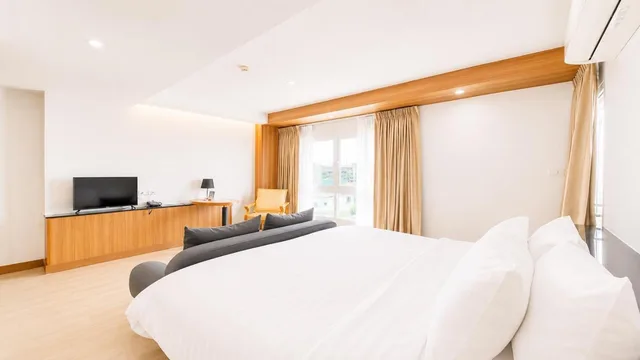 غرفة بريميوم ديلوكس بسرير كينج، NJOY Prestige Grand Hotel Don Mueang 4/10