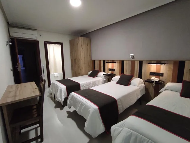 غرفة بسرير مزدوج مع سرير إضافي، Hotel Emperatriz Ii 7/9
