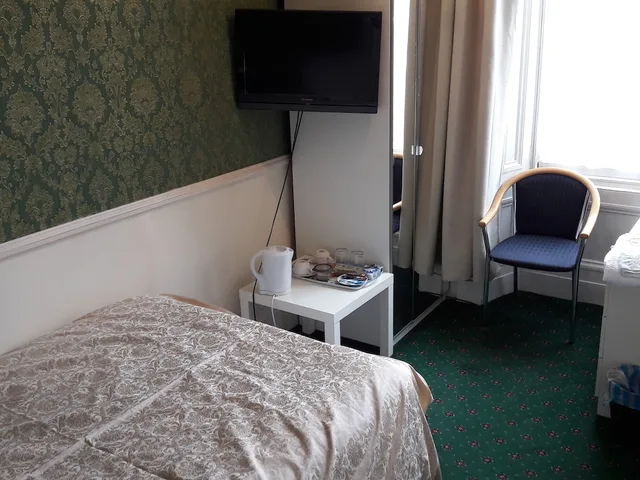 غرفة صغيرة بسرير مزدوج، Capital Guest House 1/2